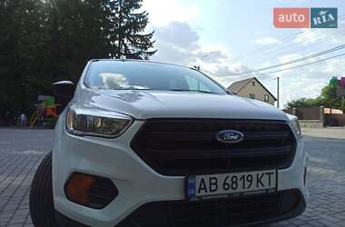 Внедорожник / Кроссовер Ford Escape 2017 в 