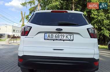 Внедорожник / Кроссовер Ford Escape 2017 в 