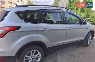 Внедорожник / Кроссовер Ford Escape 2018 в 