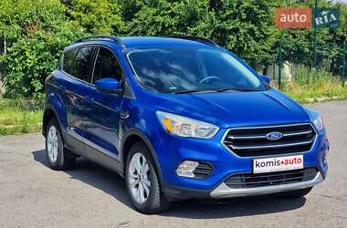 Внедорожник / Кроссовер Ford Escape 2018 в 