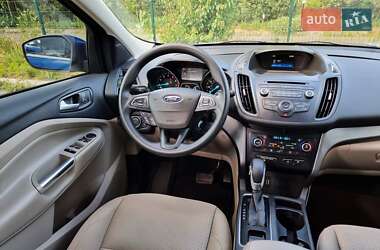 Внедорожник / Кроссовер Ford Escape 2018 в 
