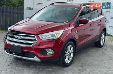 Внедорожник / Кроссовер Ford Escape 2017 в 