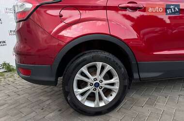 Внедорожник / Кроссовер Ford Escape 2017 в 
