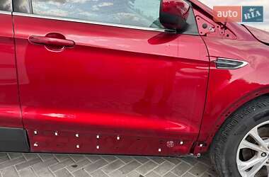 Внедорожник / Кроссовер Ford Escape 2017 в 