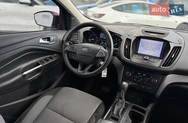 Внедорожник / Кроссовер Ford Escape 2017 в 