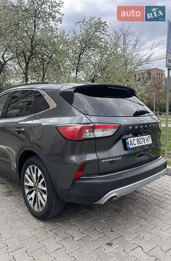 Внедорожник / Кроссовер Ford Escape 2020 в 