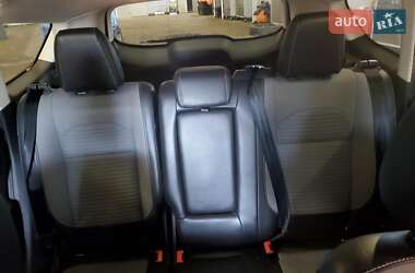 Внедорожник / Кроссовер Ford Escape 2017 в 