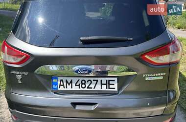 Внедорожник / Кроссовер Ford Escape 2015 в 