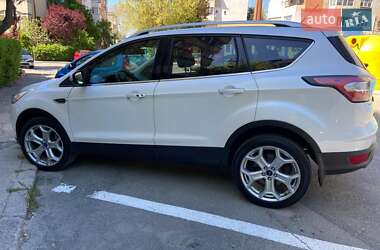 Внедорожник / Кроссовер Ford Escape 2016 в 