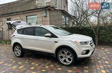 Внедорожник / Кроссовер Ford Escape 2016 в 
