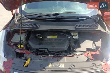 Внедорожник / Кроссовер Ford Escape 2014 в 