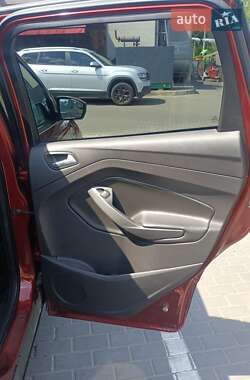 Внедорожник / Кроссовер Ford Escape 2014 в 