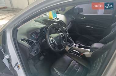 Внедорожник / Кроссовер Ford Escape 2012 в 