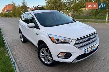 Внедорожник / Кроссовер Ford Escape 2017 в Хмельницком