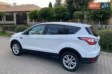 Внедорожник / Кроссовер Ford Escape 2017 в 
