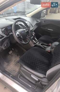 Позашляховик / Кросовер Ford Escape 2012 в  фото 4 Позашляховик / Кросовер Ford Escape 2012 в