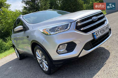 Внедорожник / Кроссовер Ford Escape 2016 в 