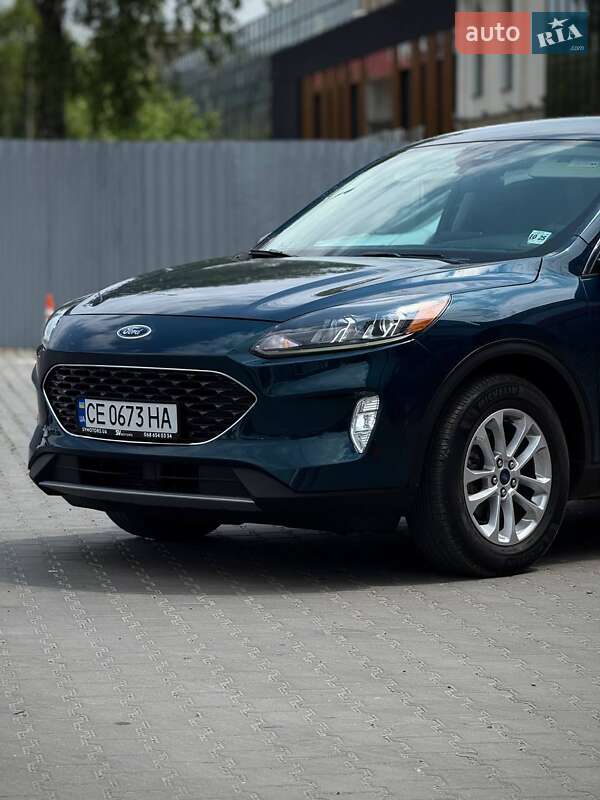 Позашляховик / Кросовер Ford Escape 2020 в Чернівцях