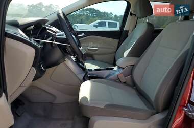 Внедорожник / Кроссовер Ford Escape 2016 в 