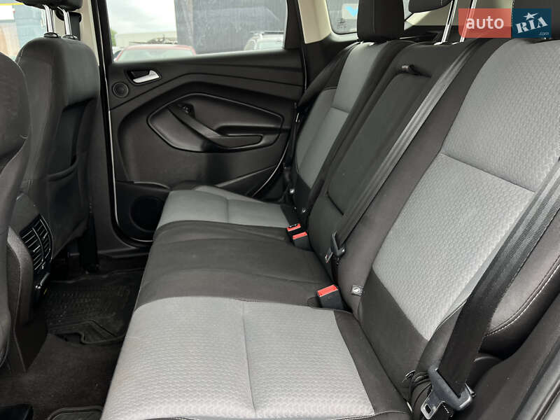 Внедорожник / Кроссовер Ford Escape 2017 в Львове