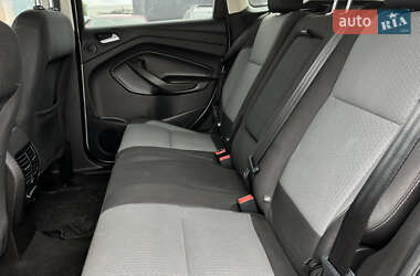 Внедорожник / Кроссовер Ford Escape 2017 в 