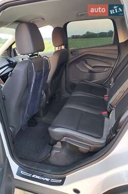 Внедорожник / Кроссовер Ford Escape 2016 в 