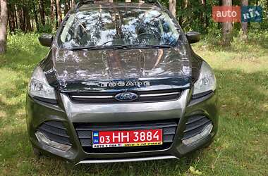 Внедорожник / Кроссовер Ford Escape 2015 в 