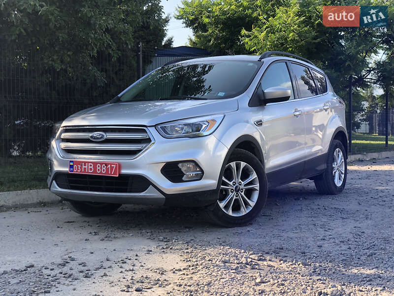 Внедорожник / Кроссовер Ford Escape 2016 в 