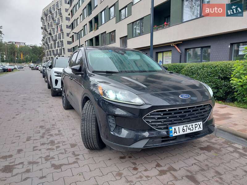 Внедорожник / Кроссовер Ford Escape 2022 в 