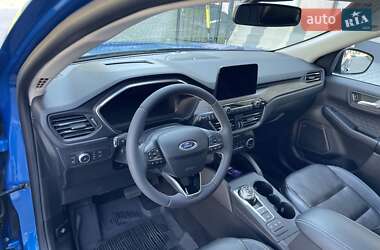 Внедорожник / Кроссовер Ford Escape 2020 в 