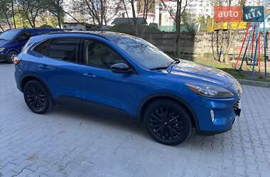Внедорожник / Кроссовер Ford Escape 2020 в 