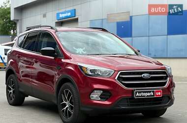 Внедорожник / Кроссовер Ford Escape 2017 в 