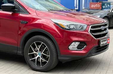 Внедорожник / Кроссовер Ford Escape 2017 в 