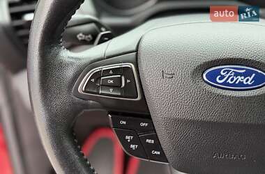 Внедорожник / Кроссовер Ford Escape 2017 в 