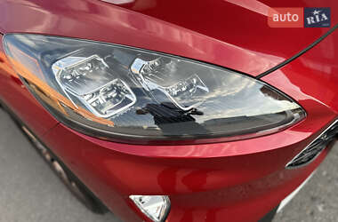 Внедорожник / Кроссовер Ford Escape 2019 в 