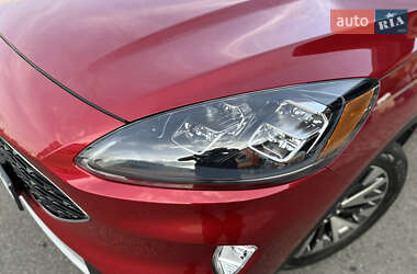Внедорожник / Кроссовер Ford Escape 2019 в 
