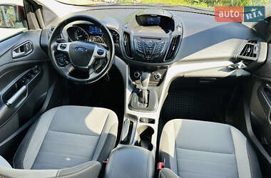 Внедорожник / Кроссовер Ford Escape 2014 в 