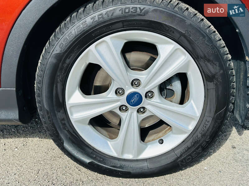 Внедорожник / Кроссовер Ford Escape 2014 в Каменском