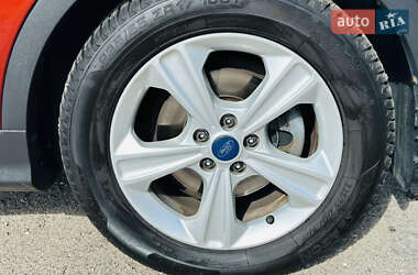 Внедорожник / Кроссовер Ford Escape 2014 в 