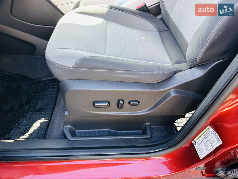 Внедорожник / Кроссовер Ford Escape 2014 в Каменском