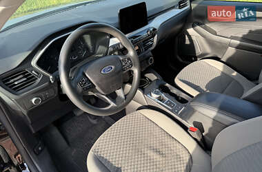 Внедорожник / Кроссовер Ford Escape 2021 в 