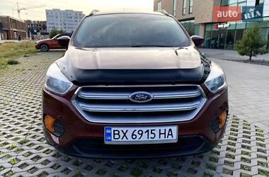 Внедорожник / Кроссовер Ford Escape 2018 в 