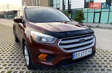 Внедорожник / Кроссовер Ford Escape 2018 в 