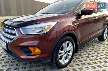 Внедорожник / Кроссовер Ford Escape 2018 в 