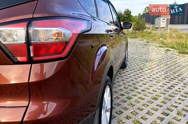 Внедорожник / Кроссовер Ford Escape 2018 в 