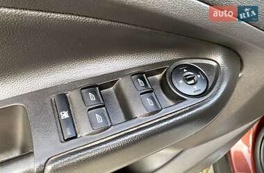Внедорожник / Кроссовер Ford Escape 2018 в 