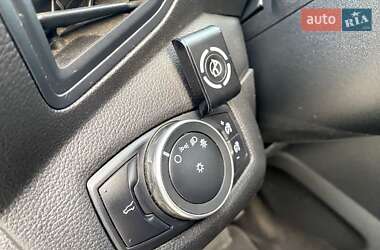 Внедорожник / Кроссовер Ford Escape 2018 в 