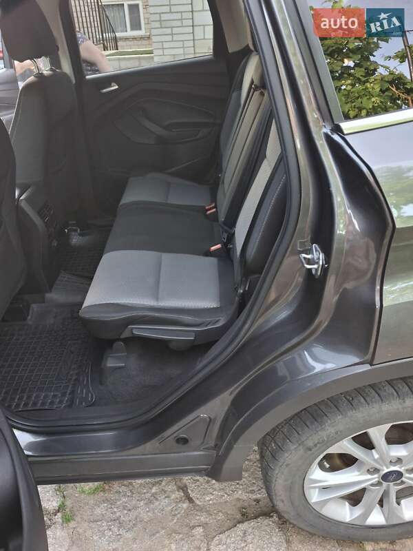 Внедорожник / Кроссовер Ford Escape 2016 в Умани