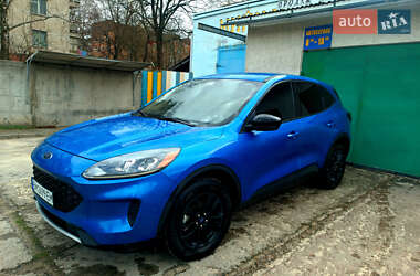 Внедорожник / Кроссовер Ford Escape 2020 в 