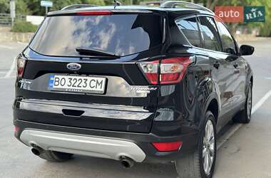 Внедорожник / Кроссовер Ford Escape 2016 в 